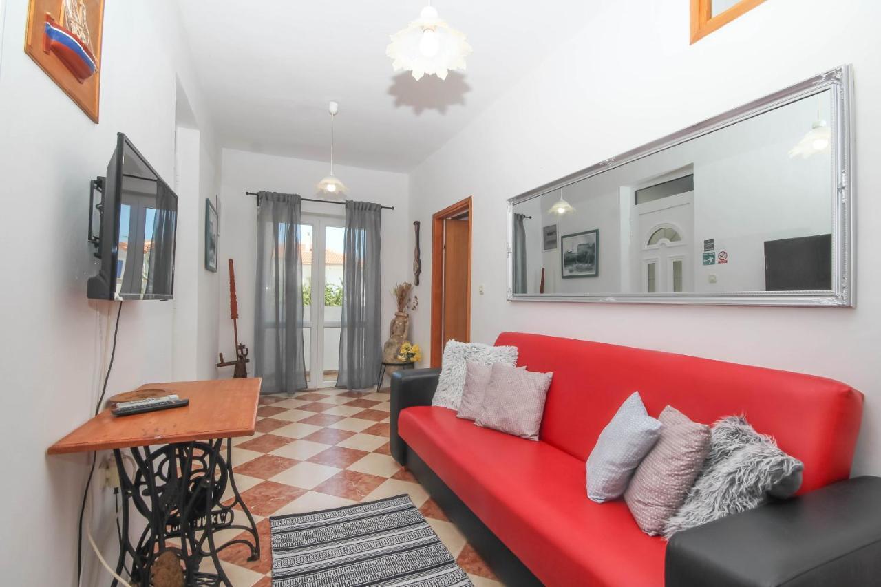 Lola'S Apartments Tribalj Rum bild