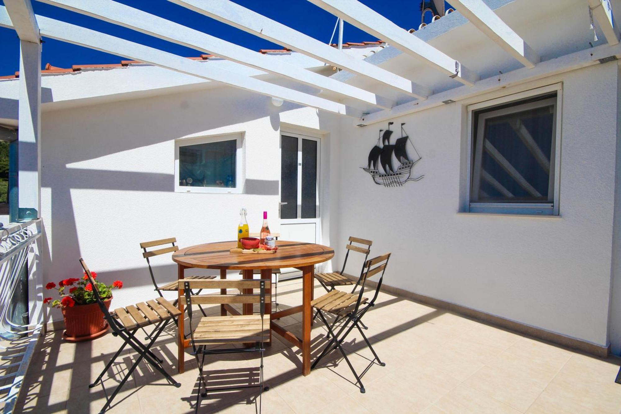 Lola'S Apartments Tribalj Rum bild