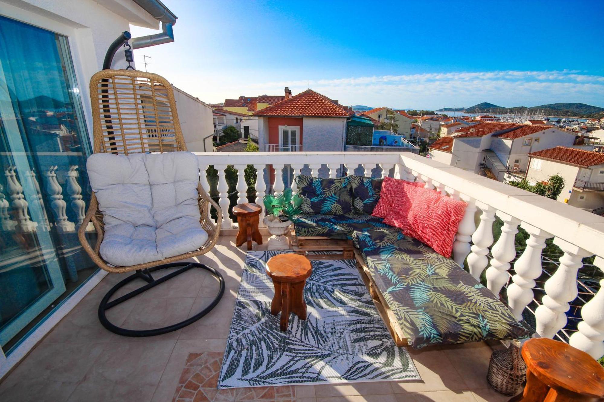 Lola'S Apartments Tribalj Rum bild